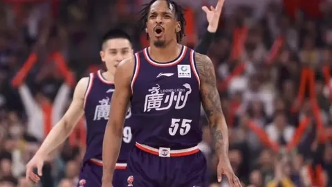 库里巧妙回应巴特勒恶搞头像，吉米调侃：小心这是虚构账号终极